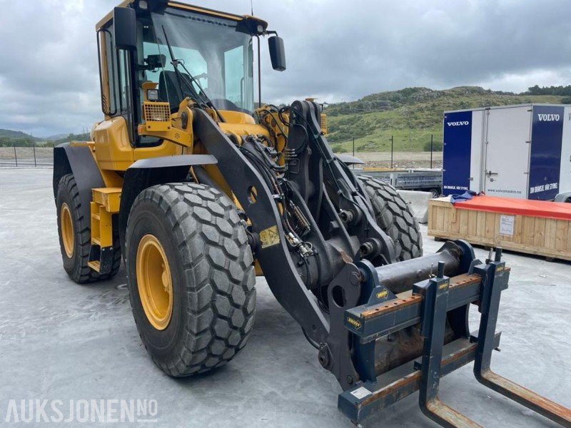 2011 VOLVO L60F HJULLASTER - SPAKSTYRING - NYE DEKK - BBS - 3-4 FUNKSJON - PALLEGAFLER - SKUFFE - KAMERA - MYE PÅKOSTET! - Wheel loader: picture 2 2011 VOLVO L60F HJULLASTER - SPAKSTYRING - NYE DEKK - BBS - 3-4 FUNKSJON - PALLEGAFLER - SKUFFE - KAMERA - MYE PÅKOSTET! - Wheel loader: picture 2