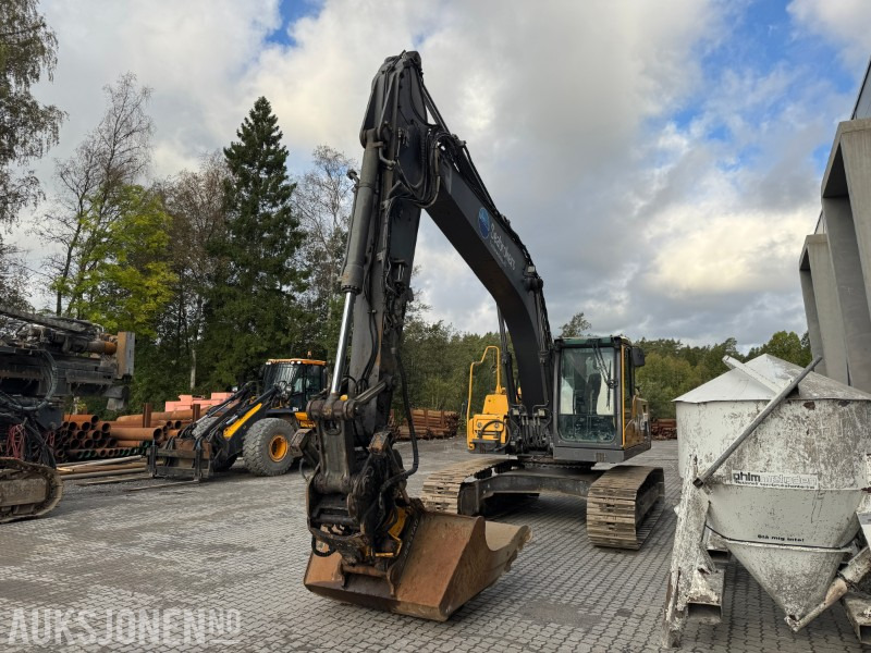 2012 Volvo EC220DL Beltegraver - Gravemaskin - Engcon Tiltrotator - Excavator: picture 5 2012 Volvo EC220DL Beltegraver - Gravemaskin - Engcon Tiltrotator - Excavator: picture 5