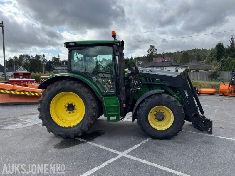 2013 John Deere 6125R Traktor med Frontlaster - Fronthydraulikk - Front PTO - Farm tractor: picture 4 2013 John Deere 6125R Traktor med Frontlaster - Fronthydraulikk - Front PTO - Farm tractor: picture 4