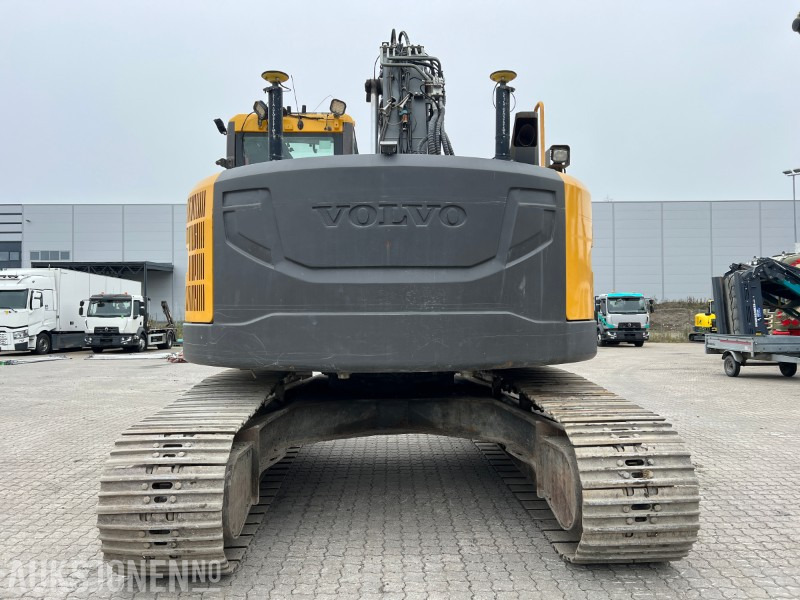 2014 Volvo EC235 DL , Engcon tilt, 2 skuffer, sentralsmøring, dieselvarmer - Excavator: picture 4 2014 Volvo EC235 DL , Engcon tilt, 2 skuffer, sentralsmøring, dieselvarmer - Excavator: picture 4
