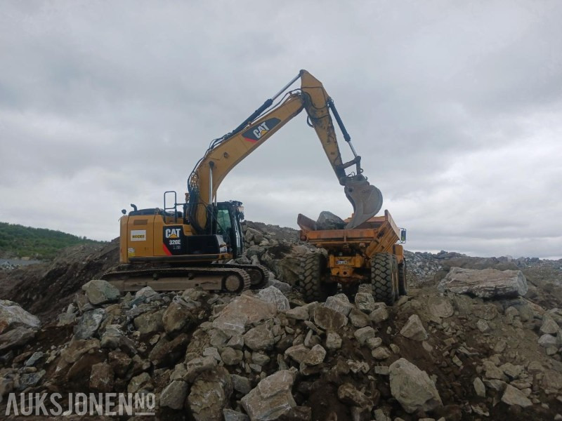 2015 Cat 320E LRR - Beltegraver - 2 skuffer - Excavator: picture 2 2015 Cat 320E LRR - Beltegraver - 2 skuffer - Excavator: picture 2