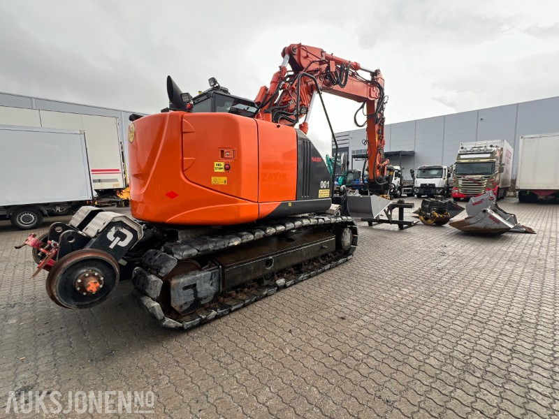 2015 Hitachi ZX135-US Rail maskin med henger, tilt, klype, 6 skuffer, klype - Excavator: picture 5 2015 Hitachi ZX135-US Rail maskin med henger, tilt, klype, 6 skuffer, klype - Excavator: picture 5