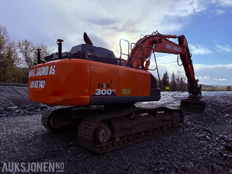 2016 Hitachi ZX300LC-6 Beltegraver - Sentralsmøring, GPS, Tilt og 2 skuffer - Excavator: picture 3 2016 Hitachi ZX300LC-6 Beltegraver - Sentralsmøring, GPS, Tilt og 2 skuffer - Excavator: picture 3