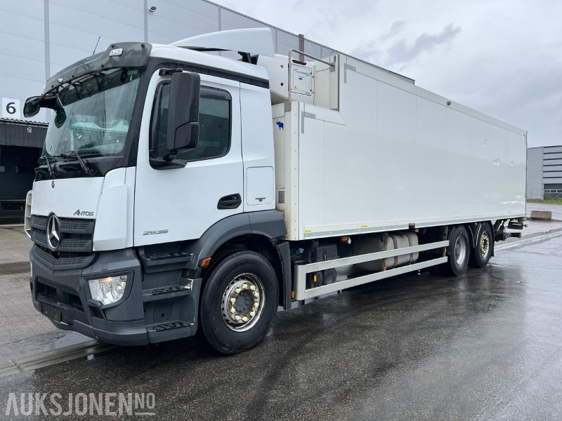 2016 Mercedes-Benz Antos skapbil med kjøling, baklem Euro 6, lav km! - Box truck: picture 1 2016 Mercedes-Benz Antos skapbil med kjøling, baklem Euro 6, lav km! - Box truck: picture 1