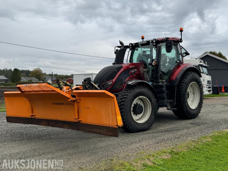 2016 Valtra T174E med Schmidt Tellefsdal U-LS 43.6 plog (2022), Valtra 76 frontlaster og betong lodd - Farm tractor: picture 1 2016 Valtra T174E med Schmidt Tellefsdal U-LS 43.6 plog (2022), Valtra 76 frontlaster og betong lodd - Farm tractor: picture 1