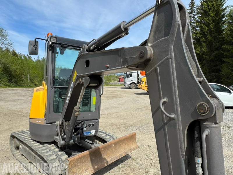 Leasing of  2017 Volvo ECR25D m/Engcon tiltrotator, SE-klype, 3 skuffer, vibroplate, 891 timer, Minigraver 2017 Volvo ECR25D m/Engcon tiltrotator, SE-klype, 3 skuffer, vibroplate, 891 timer, Minigraver: picture 16