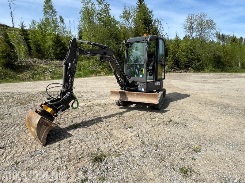 2017 Volvo ECR25D m/Engcon tiltrotator, SE-klype, 3 skuffer, vibroplate, 891 timer, Minigraver - Mini excavator: picture 2 2017 Volvo ECR25D m/Engcon tiltrotator, SE-klype, 3 skuffer, vibroplate, 891 timer, Minigraver - Mini excavator: picture 2