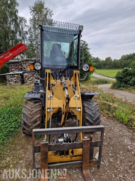 2018 Sino 908 hjullaster med skuffe, pallegaffel og tømmerklype - Wheel loader: picture 3 2018 Sino 908 hjullaster med skuffe, pallegaffel og tømmerklype - Wheel loader: picture 3