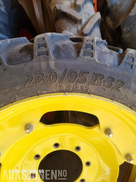 2020 John Deere BKT Dekk - Farm tractor: picture 2 2020 John Deere BKT Dekk - Farm tractor: picture 2