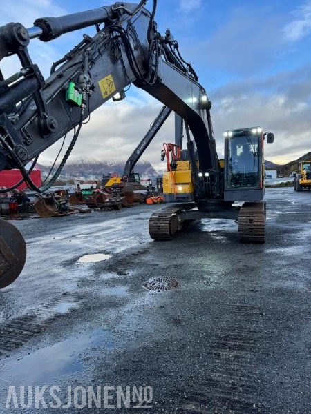 Excavator 2020 Volvo ECR 235EL Gravemaskin - S70 feste - Pusskuffe - Sentralsmøring - bunkringspumpe - Tiltrotator - Pusskuffe - Sertifisert: picture 7 Excavator 2020 Volvo ECR 235EL Gravemaskin - S70 feste - Pusskuffe - Sentralsmøring - bunkringspumpe - Tiltrotator - Pusskuffe - Sertifisert: picture 7