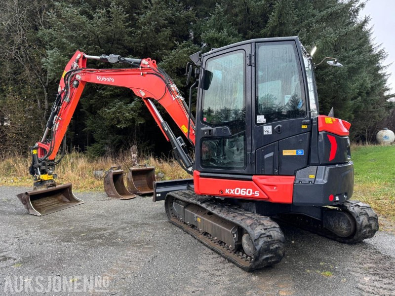 2022 Kubota KX060-5 - 5 tonns gravemaskin med gummibelter - Tiltrotator - Sentralsmøring - Bunkringspumpe og 3 skuffer - Excavator: picture 3 2022 Kubota KX060-5 - 5 tonns gravemaskin med gummibelter - Tiltrotator - Sentralsmøring - Bunkringspumpe og 3 skuffer - Excavator: picture 3