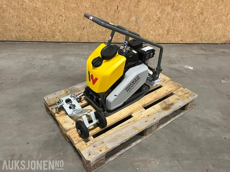 2022 Wacker vibroplate BPS1030Aw 56kg - ikke brukt! - Roller: picture 1 2022 Wacker vibroplate BPS1030Aw 56kg - ikke brukt! - Roller: picture 1