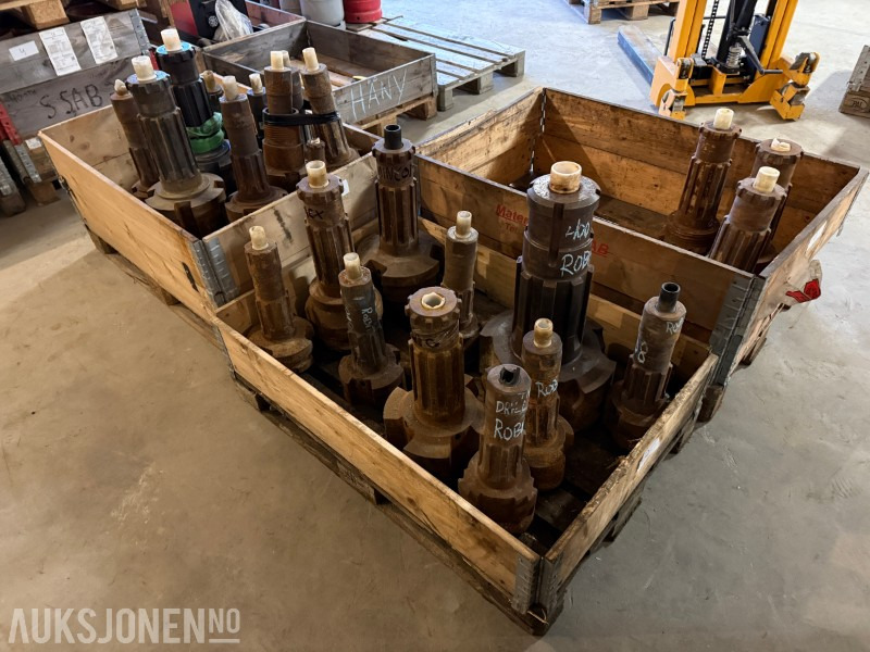 3 paller med borepiloter – variert utvalg - Drilling rig: picture 2 3 paller med borepiloter – variert utvalg - Drilling rig: picture 2