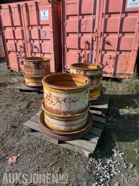 3 stk brede felger til Volvo A40 FFS (til 875/65-R29 dekk) - Construction equipment: picture 1 3 stk brede felger til Volvo A40 FFS (til 875/65-R29 dekk) - Construction equipment: picture 1