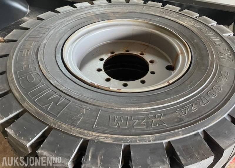 4 stk Michelin 14.00 R24 anleggsdekk med felg - ny gummibane - Construction equipment: picture 4 4 stk Michelin 14.00 R24 anleggsdekk med felg - ny gummibane - Construction equipment: picture 4