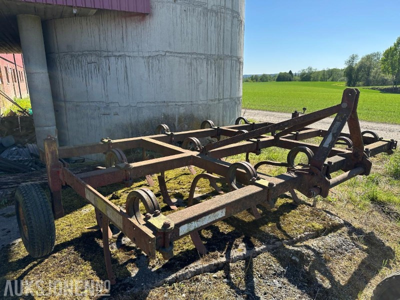 1984 Väderstad Grubber med 13-tenner - Agricultural machinery: picture 5 1984 Väderstad Grubber med 13-tenner - Agricultural machinery: picture 5