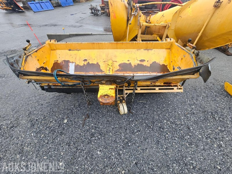 1991 Falköping Sandstrøer / Slepestrøer med hjul - Slepefeste - Type B10LU - 1 m3 - Agricultural machinery: picture 1 1991 Falköping Sandstrøer / Slepestrøer med hjul - Slepefeste - Type B10LU - 1 m3 - Agricultural machinery: picture 1