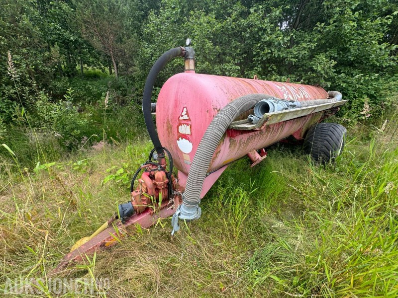 1998 SAK FV88E 1 - Vakumvogn / Gjødselvogn 6 m3 - Agricultural machinery: picture 1 1998 SAK FV88E 1 - Vakumvogn / Gjødselvogn 6 m3 - Agricultural machinery: picture 1