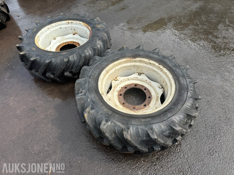 2 stk Taurus Point 7 320/70/R24 Traktordekk med felg - Agricultural machinery: picture 3 2 stk Taurus Point 7 320/70/R24 Traktordekk med felg - Agricultural machinery: picture 3