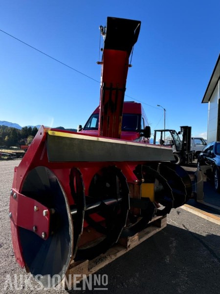 2017 Tokvam F 150 H - To trinns hydraulisk drevet snøfres - Frontmontert - SMS/trima feste - lite brukt - Agricultural machinery: picture 5 2017 Tokvam F 150 H - To trinns hydraulisk drevet snøfres - Frontmontert - SMS/trima feste - lite brukt - Agricultural machinery: picture 5