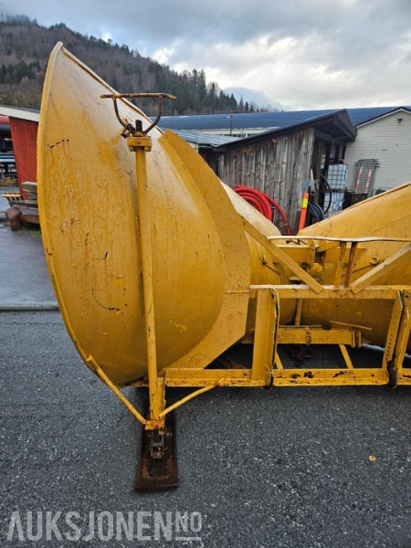 Eldre Spissplog / Snøplog - Agricultural machinery: picture 5 Eldre Spissplog / Snøplog - Agricultural machinery: picture 5