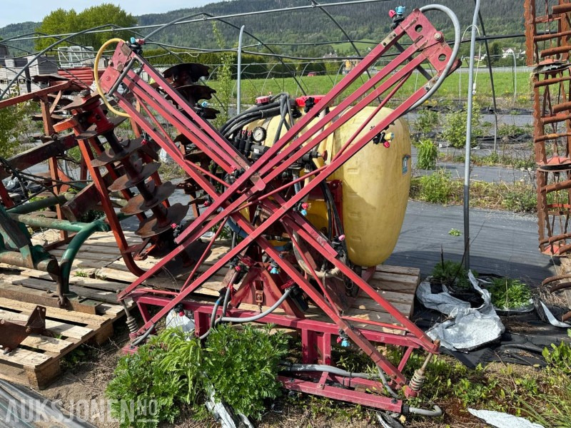 Hardi sprøytebom / 600L / Rep.objekt - Agricultural machinery: picture 1 Hardi sprøytebom / 600L / Rep.objekt - Agricultural machinery: picture 1