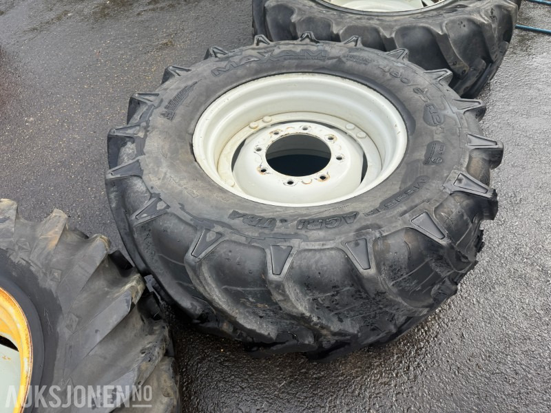 Maxam 480/65R24 Traktordekk på felg - Agricultural machinery: picture 2 Maxam 480/65R24 Traktordekk på felg - Agricultural machinery: picture 2