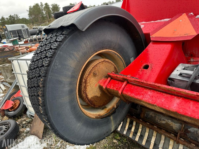 Tokvam sv8000 strøvogn - Repobjekt - Agricultural machinery: picture 4 Tokvam sv8000 strøvogn - Repobjekt - Agricultural machinery: picture 4