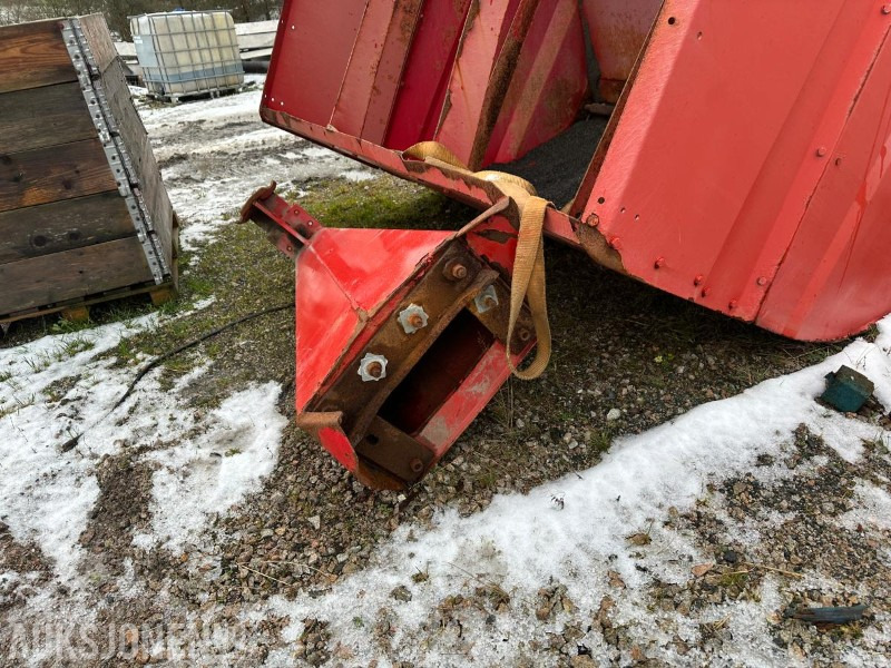 Tokvam sv8000 strøvogn - Repobjekt - Agricultural machinery: picture 5 Tokvam sv8000 strøvogn - Repobjekt - Agricultural machinery: picture 5