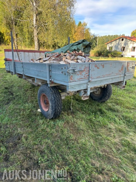 Traktorhenger med nedfellbare karmer og muligheter for tipp. - Agricultural machinery: picture 2 Traktorhenger med nedfellbare karmer og muligheter for tipp. - Agricultural machinery: picture 2