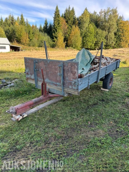 Traktorhenger med nedfellbare karmer og muligheter for tipp. - Agricultural machinery: picture 1 Traktorhenger med nedfellbare karmer og muligheter for tipp. - Agricultural machinery: picture 1