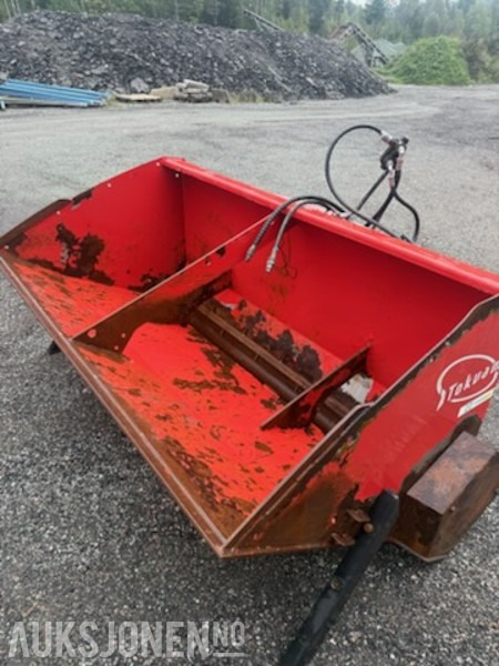 1000 Andre Tokvam SMA1100 Strøkasse 1100Liter - Attachment for Construction machinery: picture 4 1000 Andre Tokvam SMA1100 Strøkasse 1100Liter - Attachment for Construction machinery: picture 4