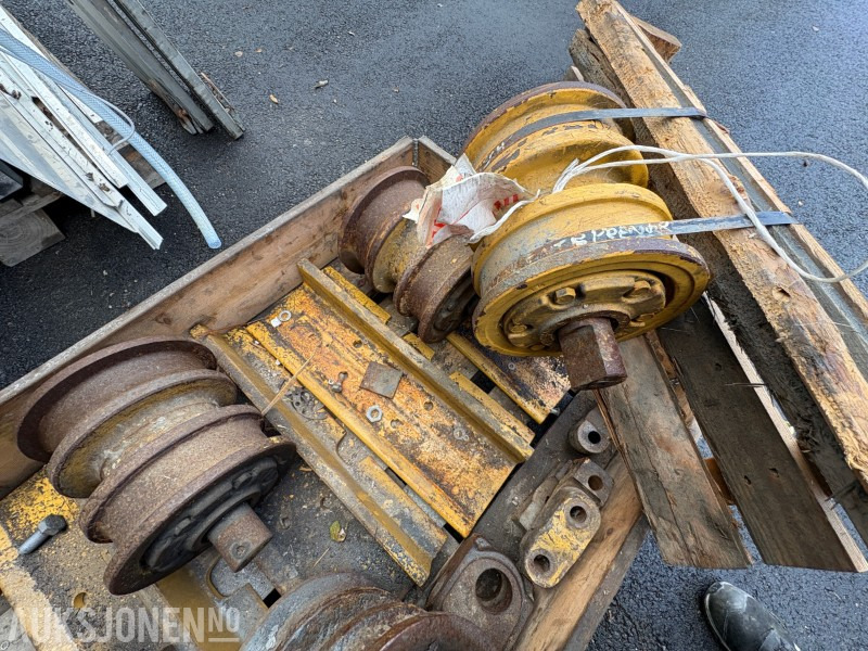 1986 Cat Belteruller og belteplater for D7H - Attachment for Construction machinery: picture 3 1986 Cat Belteruller og belteplater for D7H - Attachment for Construction machinery: picture 3