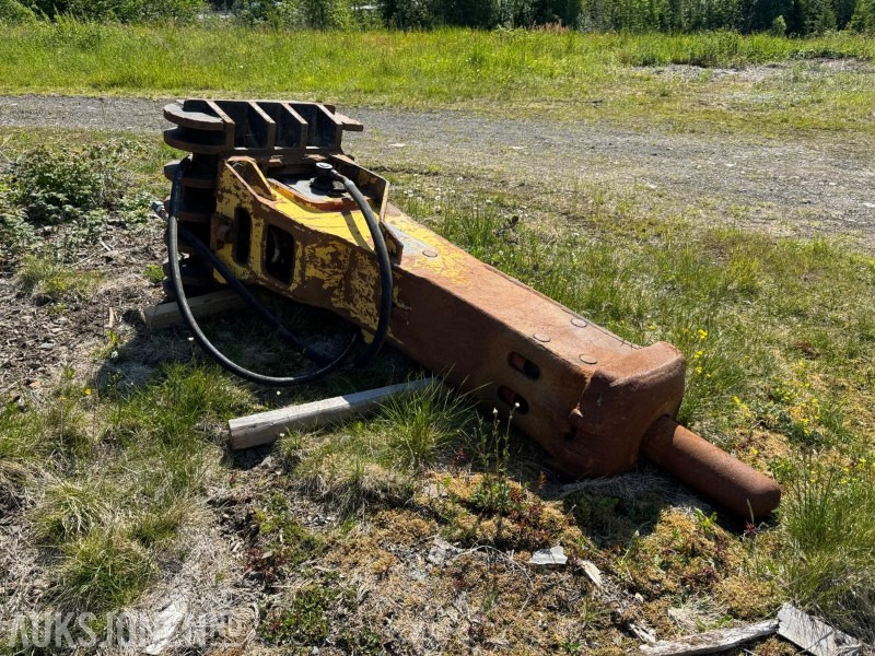 2004 Atlas Copco HB3000 pigghammer - Attachment for Construction machinery: picture 1 2004 Atlas Copco HB3000 pigghammer - Attachment for Construction machinery: picture 1