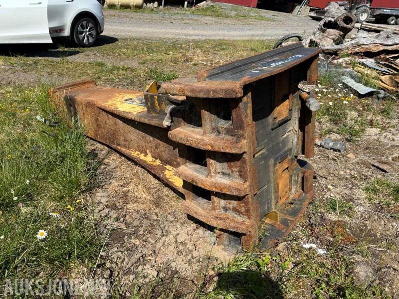 2004 Atlas Copco HB3000 pigghammer - Attachment for Construction machinery: picture 4 2004 Atlas Copco HB3000 pigghammer - Attachment for Construction machinery: picture 4