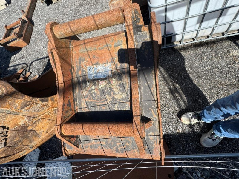 2004 Nanset smalskuffe med S60 feste - Attachment for Construction machinery: picture 3 2004 Nanset smalskuffe med S60 feste - Attachment for Construction machinery: picture 3