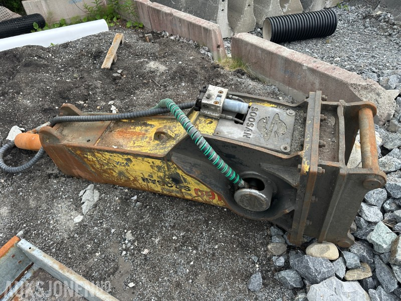 2012 SOSSAN SQ 100TS-P 70 SLAGHAMMER - Attachment for Construction machinery: picture 1 2012 SOSSAN SQ 100TS-P 70 SLAGHAMMER - Attachment for Construction machinery: picture 1