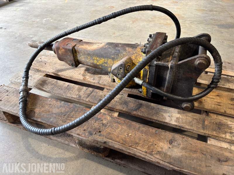 2015 Atlas Copco Meiselhammer S30. SB102 - Attachment for Construction machinery: picture 2 2015 Atlas Copco Meiselhammer S30. SB102 - Attachment for Construction machinery: picture 2
