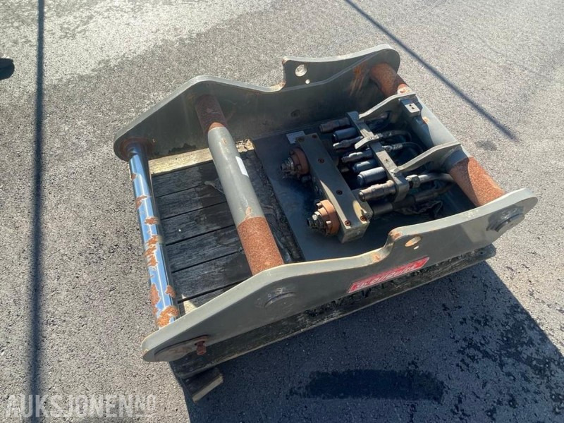 2016 OIL QUICK OQ90R FESTE TIL VOLVO MASKINER S - 90 FESTE. - Attachment for Construction machinery: picture 1 2016 OIL QUICK OQ90R FESTE TIL VOLVO MASKINER S - 90 FESTE. - Attachment for Construction machinery: picture 1