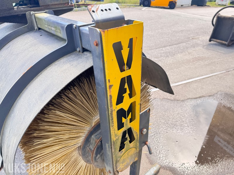 2018 VAMA EHA2000 hydraulisk feiekost til gravemaskin – S60-feste - Attachment for Construction machinery: picture 5 2018 VAMA EHA2000 hydraulisk feiekost til gravemaskin – S60-feste - Attachment for Construction machinery: picture 5
