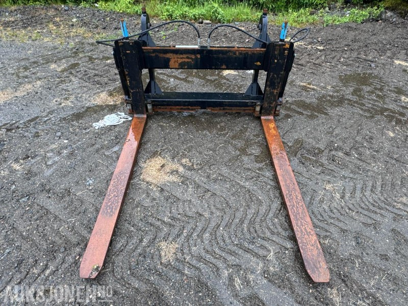 2021 SE Pallegafler med hydraulisk bredding - Volvo BM feste - Attachment for Construction machinery: picture 2 2021 SE Pallegafler med hydraulisk bredding - Volvo BM feste - Attachment for Construction machinery: picture 2