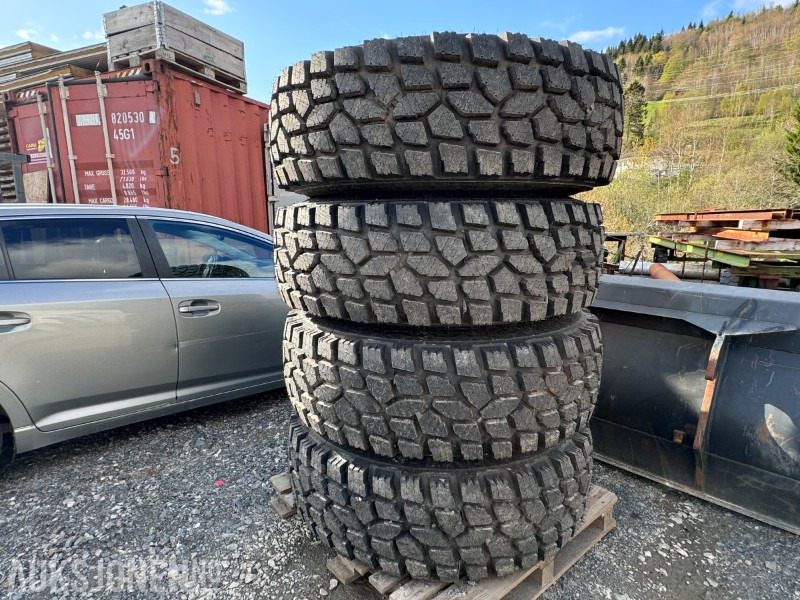 2023 Nokian Vinterdekk til hjullaster - 4 stk - Seipet - 17.5R25 med felg - Ubrukt - Attachment for Construction machinery: picture 1 2023 Nokian Vinterdekk til hjullaster - 4 stk - Seipet - 17.5R25 med felg - Ubrukt - Attachment for Construction machinery: picture 1