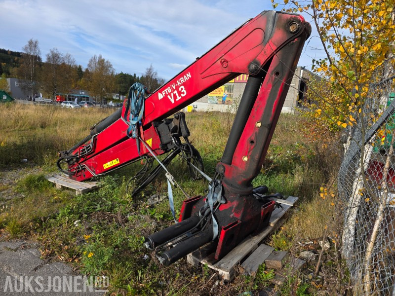 FTG-tømmerkran V13SR - Attachment for Construction machinery: picture 3 FTG-tømmerkran V13SR - Attachment for Construction machinery: picture 3
