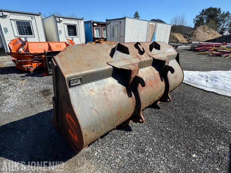 Gjerstad LM1641 Hjullasterskuff - Attachment for Construction machinery: picture 2 Gjerstad LM1641 Hjullasterskuff - Attachment for Construction machinery: picture 2