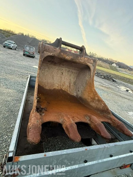 Graveskuff-s-70 feste - Attachment for Construction machinery: picture 2 Graveskuff-s-70 feste - Attachment for Construction machinery: picture 2