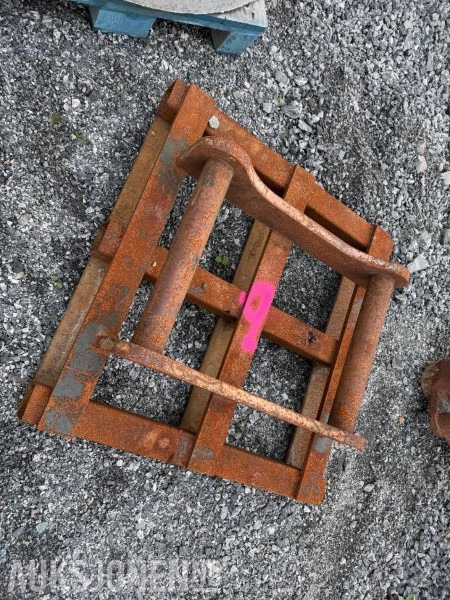 Parkeringsgrind / parkeringsfot for rotortilt/tiltrotator - S70 feste - Attachment for Construction machinery: picture 2 Parkeringsgrind / parkeringsfot for rotortilt/tiltrotator - S70 feste - Attachment for Construction machinery: picture 2