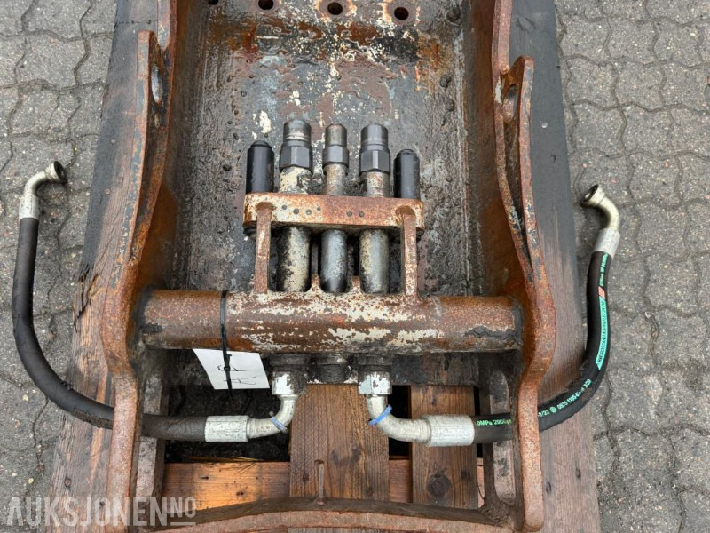 S70 feste med OilQuick - Attachment for Construction machinery: picture 5 S70 feste med OilQuick - Attachment for Construction machinery: picture 5