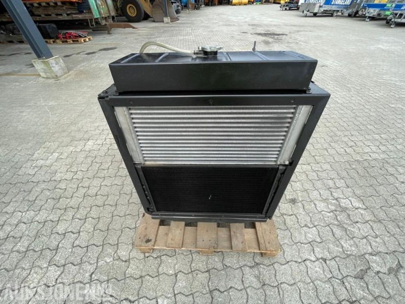 UBRUKT 2012 Deutz TCD 2012 L04 2V Motor - Hydraulikkpumpe - Styreskap/startskap - UBRUKT - Kjøpt inn for å passe til Powerscreen Warrior og Chieftain 1400. - Attachment for Construction machinery: picture 5 UBRUKT 2012 Deutz TCD 2012 L04 2V Motor - Hydraulikkpumpe - Styreskap/startskap - UBRUKT - Kjøpt inn for å passe til Powerscreen Warrior og Chieftain 1400. - Attachment for Construction machinery: picture 5