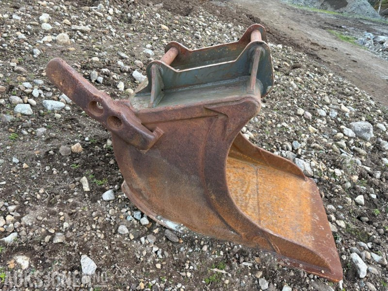 Renskeskuff 1150 liter s-70 feste - Attachment for Construction machinery: picture 3 Renskeskuff 1150 liter s-70 feste - Attachment for Construction machinery: picture 3
