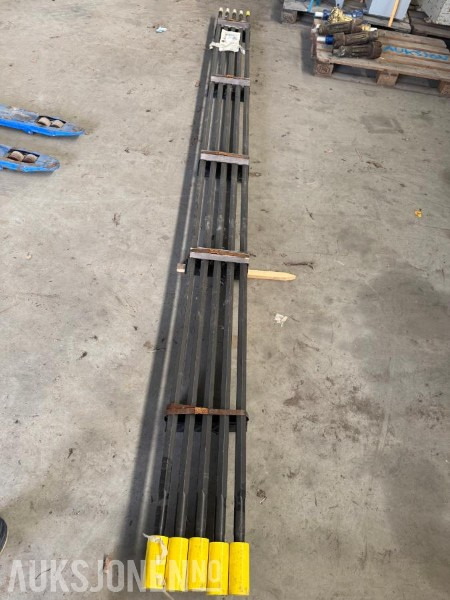 Borstreng tunnelmaskin. Epiroc T drills strings - Drilling rig: picture 2 Borstreng tunnelmaskin. Epiroc T drills strings - Drilling rig: picture 2